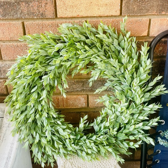 Rainwashed Leaves Wreath - Picture 7 of 13